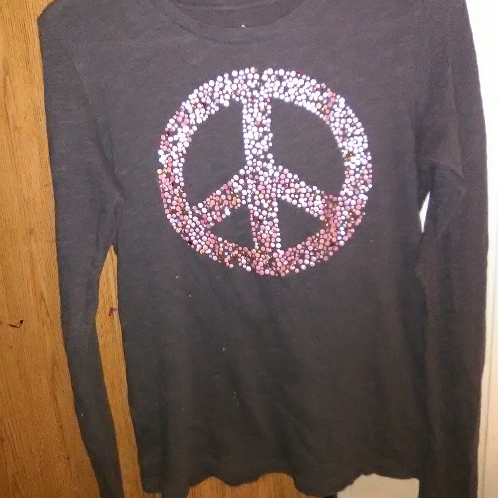 Gray shirt with pink studded peace sign